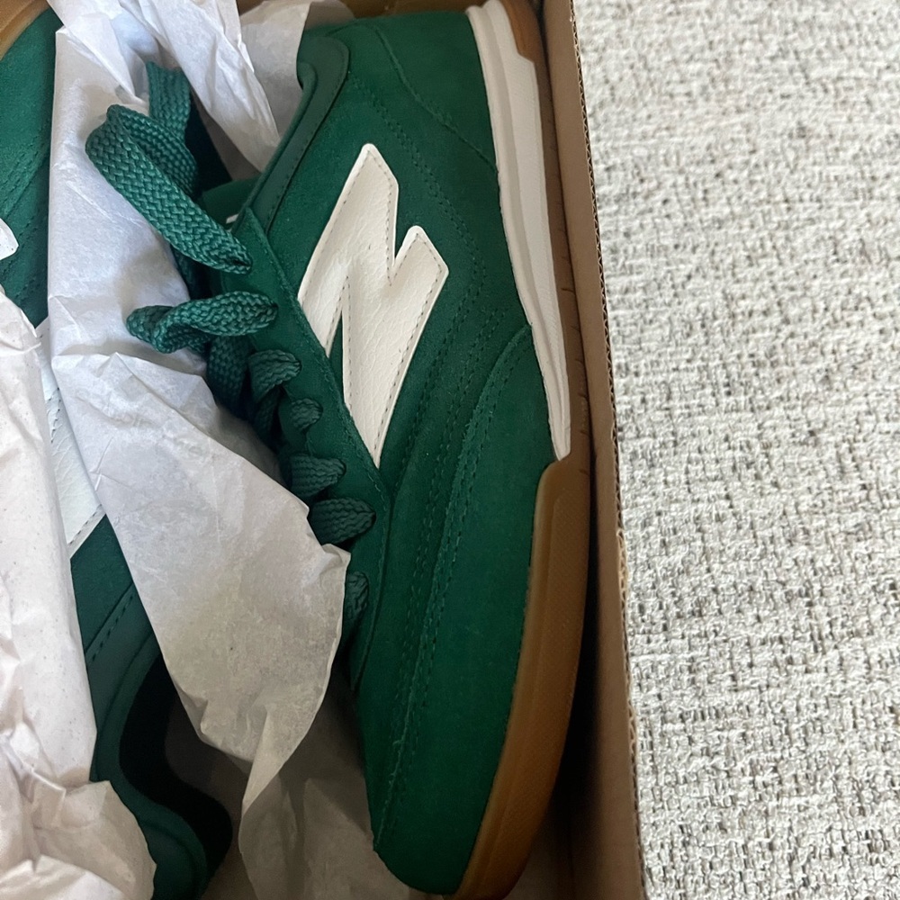 NWT New Balance RC42 Sneakers in Original Green and White - Picture 2 of 7